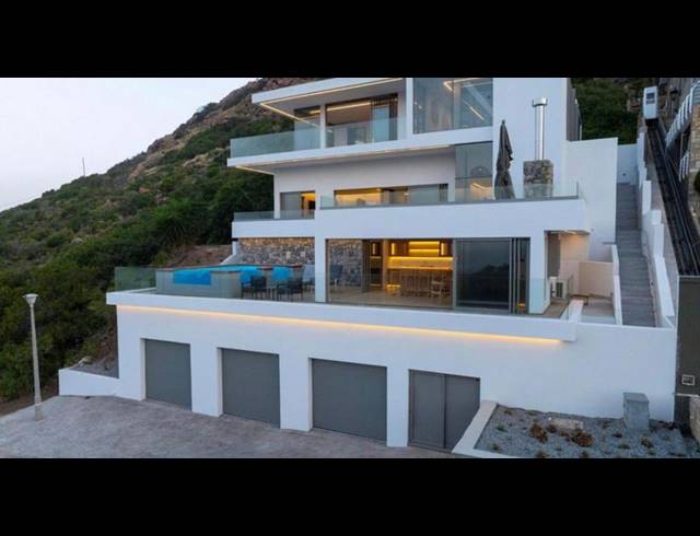 4 BEDROOM PROPERTY TO RENT IN MOSSEL BAY CENTRAL